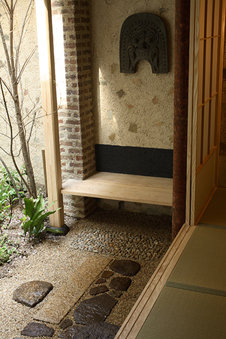 「KISSAKO」腰掛待合。