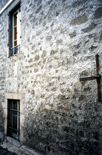 建物の「素材感」。フランス ・オーヴェルニュ地方