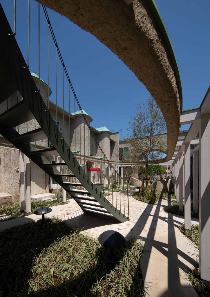 2019-1645_2Ls-724x1024